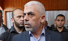 تحوّل يحيى السنوار من الأسير رقم واحد في سجون الاحتلال إلى العدو رقم واحد لإسرائيل، بعد أن انتخب على رأس المكتب السياسي لحماس في غزة خلفا لإسماعيل هنية. Ø§Ù„Ø·Ø§Ø¦Ø±Ø§Øª Ø§Ù„Ø­Ø±Ø¨ÙŠØ© Ø§Ù„Ø¥Ø³Ø±Ø§Ø¦ÙŠÙ„ÙŠØ© ØªØ³ØªÙ‡Ø¯Ù Ù…Ù†Ø²Ù„ Ø±Ø¦ÙŠØ³ Ø­Ø±ÙƒØ© Ø­Ù…Ø§Ø³ ÙÙŠ ØºØ²Ø© Rt Arabic