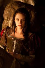 Pin By Sarah Startrek On Photos From Snow White And The Huntsman Snow White Huntsman Colleen Atwood Kristen Stewart