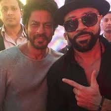 Watch: Shah Rukh Khan and Deepika Padukone party hard after Lux Golden Rose  Awards : Bollywood News