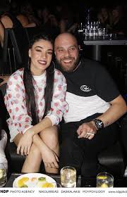 Σύμφωνα με έγκυρες πληροφορίες του protothema η ήβη αδάμου είναι έγκυος στο πρώτο της παιδί, καρπό του έρωτα της με τον μιχάλη κουινέλη. Egkyos H Hbh Adamoy To Prwto Toys Paidi Me Ton Mr Stavento