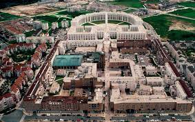 Pontoise cathedral and castle of auvers are notable landmarks, and if an activity is on the agenda, check out golf de maisons laffitte. Media For Belvedere Saint Christophe Conceptual Architecture Ricardo Bofill Types Of Architecture