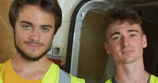 Thomas et Lilian à la tâche communale