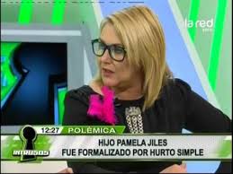 Fundamental fue ella y su alcance mediático en el fracaso de la oposición por el liderazgo de la cámara de diputados. Pamela Jiles Rompe El Silencio Tras Detencion De Su Hijo La Red