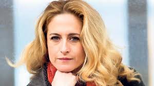 15 temmuz 1977 tarihinde i̇stanbul'da doğdu. Kansere Yakalanan Canan Erguder Den Ilk Aciklama Merak Etmeyin Iyilesecegim