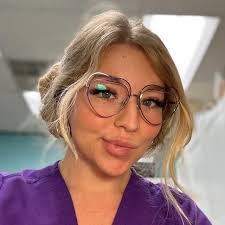 Savannah Floyd's Instagram, Twitter & Facebook