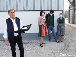 Hier drängte er auf eine öffnung der gastronomie bis 24 uhr. Hubert Aiwanger Diskutiert Mit Landwirten In Ebermannsdorf Onetz