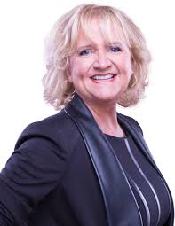 About Chonda Pierce: Journey of the Best-Selling Female Comic