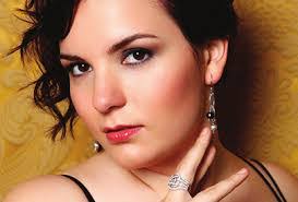 Mimi France's Instagram, Twitter & Facebook