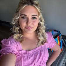 Jennifer Dorsch's Instagram, Twitter & Facebook