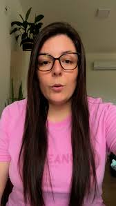 Hoje, no Dia da Mulher, quero representar este dia com essa mulher incrível  que me ensina todos os dias o verdadeiro significado de ser forte, amorosa  e resiliente. ✨ Mãe, sua luz