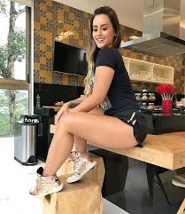 They act as paid ambassadors for global brands like krug and moët hennessy, consultants for top hotel chains, guides on luxury. Pin On Amejor