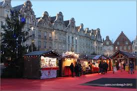 Les joueurs de football sont avant tout des hommes. Arras Marche De Noel