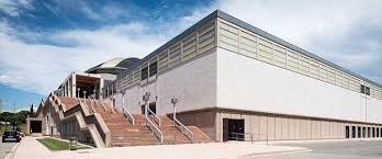 In order to offer an impeccable service, the hall has renovated facilities and a wider and. Sant Jordi Club Informacio I Entrades Teatre Barcelona