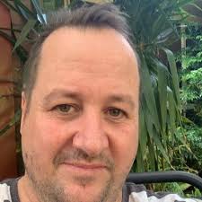 Glen Baxter (@GlenBaxter1980)