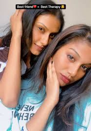 Best Friend Moments: The Ultimate Therapy Experience