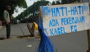 Tidak banyak layanan vpn yang menerapkan hal sejenis itu, tapi adapun solusi untuk mencegah jaringan sampai idle. 4 Hal Bikin Geram Ini Sering Dilakukan Teknisi Pemasangan Kabel Internet Boombastis Com Portal Berita Unik Viral Aneh Terbaru Indonesia