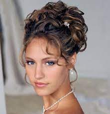 Medium Hairstyles For Round Face Wedding Hairstyles Medium Length Hair Hair Styles Medium Length Hair Styles Hairstyles For Round Faces