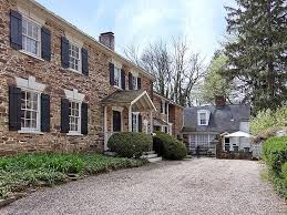 Princeton Nj Circa 1686 And Thought To Be The Oldest Home In Princeton Borough The Barracks Has Played Host To Einste Colonial Life Old Houses Sale House