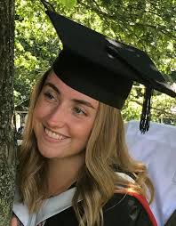 Llongyfarchiadau i Dr Cadi Nicholas ar lwyddo gyda chanmoliaeth yn ei gradd  MBBCh Baglor mewn Meddygaeth Baglor mewn Llawfeddygaeth o Ysgol Meddygaeth  Caerdydd. Mae Cadi wedi cychwyn yn barod ar ei swydd