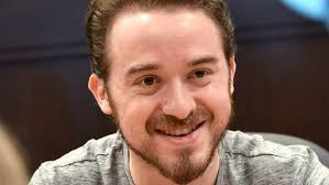 'Gravity Falls' Creator Alex Hirsch Signs Netflix Overall Deal :  r/television