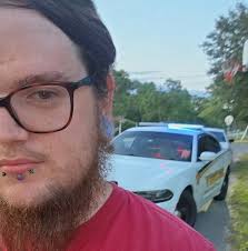 Can anyone recommend a good tattoo artist for a palm sized tattoo of this  exact image? Just the lineart like shown, the blue lines can be black too  or red would look