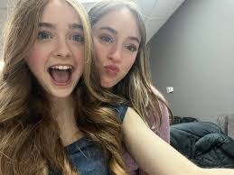 Leslie Albritton's Instagram, Twitter & Facebook