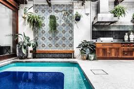 Cette Magnifique Maison Loft Est Une Ancienne Ecurie Planete Deco A Homes World En 2020 Maison Maison A Vendre Loft