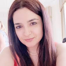 Lynn Kahn's Instagram, Twitter & Facebook