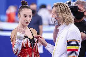 Turnster nina derwael (21) heeft belgië een eerste gouden medaille bezorgd op de olympische spelen in tokyo. Zcigwmy5lsem6m