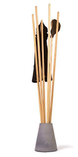 Korn Produkte Dipl Designer Jochen Korn Objekte Aus Beton Made In Germany Garderobenstand Garderobe Stander Garderobenstander Holz Kleiderstander Holz