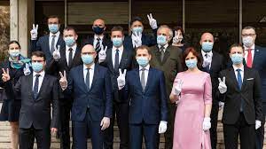 Über 14.000 neuinfektionen in deutschland. Amtsantritt In Corona Zeiten Neue Regierung In Der Slowakei Zdfheute