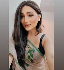 Maine to post kr diya caption aap log decide kr lo 😄🤗 #krishnamohini  #colorstv #actor #actorslife #shoot