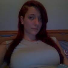 carly gee (@mskingsofleon)