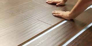 Parket kemasan ini dibuat dengan menggunakan kepingan kayu beroti yang disusunkan seperti gambar dibawah. 9 Kelebihan Dan Kekurangan Lantai Vinyl Rumahlia Com