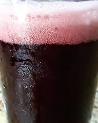 Hoje é a vez dele! Refrigerante de uva artesanal, fermentado e probiotico, muuito melhor que o do mercado, parece até um vinho gaseificado, mega refrescante. Hummmm que diliça 🤤 É facinho que