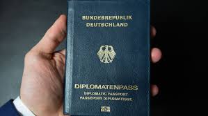 Diplomatenpaß — diplomatenpass … wörterbuch veränderungen in der deutschen rechtschreibung. Quiz Hatten Sie Das Zeug Zum Diplomaten Geo