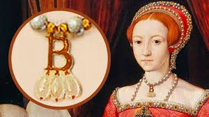 The rms queen elizabeth, was one of the two superliners built by john brown & company in clydebank, scotland, in the 1930s and definitely one of the most elegant ever built. 12 Most Surprising Facts About Queen Elizabeth I Youtube
