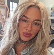 Looking for 2 lash techs, pmu artist, or tattoo artist to rent a space in a  fun high traffic salon!! 🪴🫶🏼 pm me for details. Located in the Lynwood  shopping center Twin Falls 📍