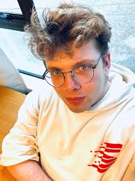 Hi everyone!! Myself and my girlfriend Ella are looking for a couples room  (or two rooms) for next year!! A bit about us; We've both just finished our  degrees down at Otago