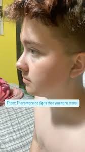 Fun fact: I chest binded for 2 1/2 years before realizing I was trans.  Anyone else been told this “ there were no signs.” And you’re like did you  pay attention to anything. 😂 #trans #ftm #transjoy ...