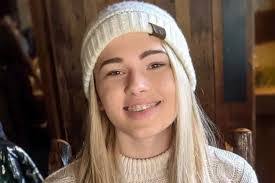 Lily Warren's Instagram, Twitter & Facebook