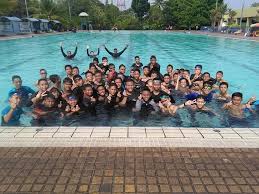 Terdapat balok start pada tepi kolam renang untuk memulai perlombaan. Aktiviti Renang Untuk Pelajar Mrsm Kepala Batas Ua Facebook