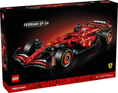 Mô hình Ferrari SF-24 trưng bày đẹp