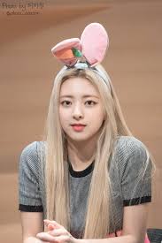 190922 Yuna Itzy Gadis Korea Selebritas Kecantikan