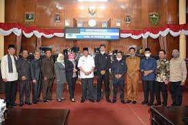 Dinas pendidikan kabupaten malinau bekerjasama dengan inovasi melakukan uji coba implementasi modul literasi. Apbd 2021 Disahkan Bupati Solok Gusmal Ini Apbd Terakhir Suha News