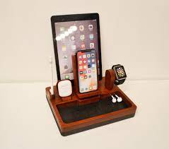 Combining two of native union's popular charging ports to make the apple fan's ultimate charging station, the dock marble station consists of two marble stands—one built for the apple iphones and. Idoqq Ultimate 5 Multi Device Charging Station Apple Docking Etsy Device Charging Station Apple Watch Holder Charging Station Organizer
