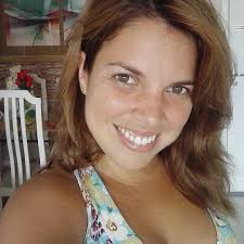 Stream Danielle Benevides music