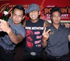 Jerinx dulu pernah aktif menggunakan twitter dengan akun @jrx_sid sebelum akunnya ditangguhkan. Jrx Dulu Sid Takut Cepat Ngetop Dan Menghilang