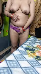 Indian Beautiful Bhabhi Removing Her Sari: Bisexual Porn