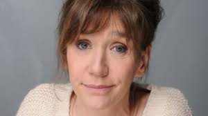 Les refuges étant surchargés, ils recherchent souvent des familles pour accueillir temporairement des chiens et chats qui ne s'adaptent pas à la vie en collectivité ou ont des besoins spécifiques. Fan S13e1 Famille D Accueil Tele Loisirs